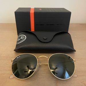 Ray Ban Round Metal Sunglasses • Green Classic Lenses with Gold Frame